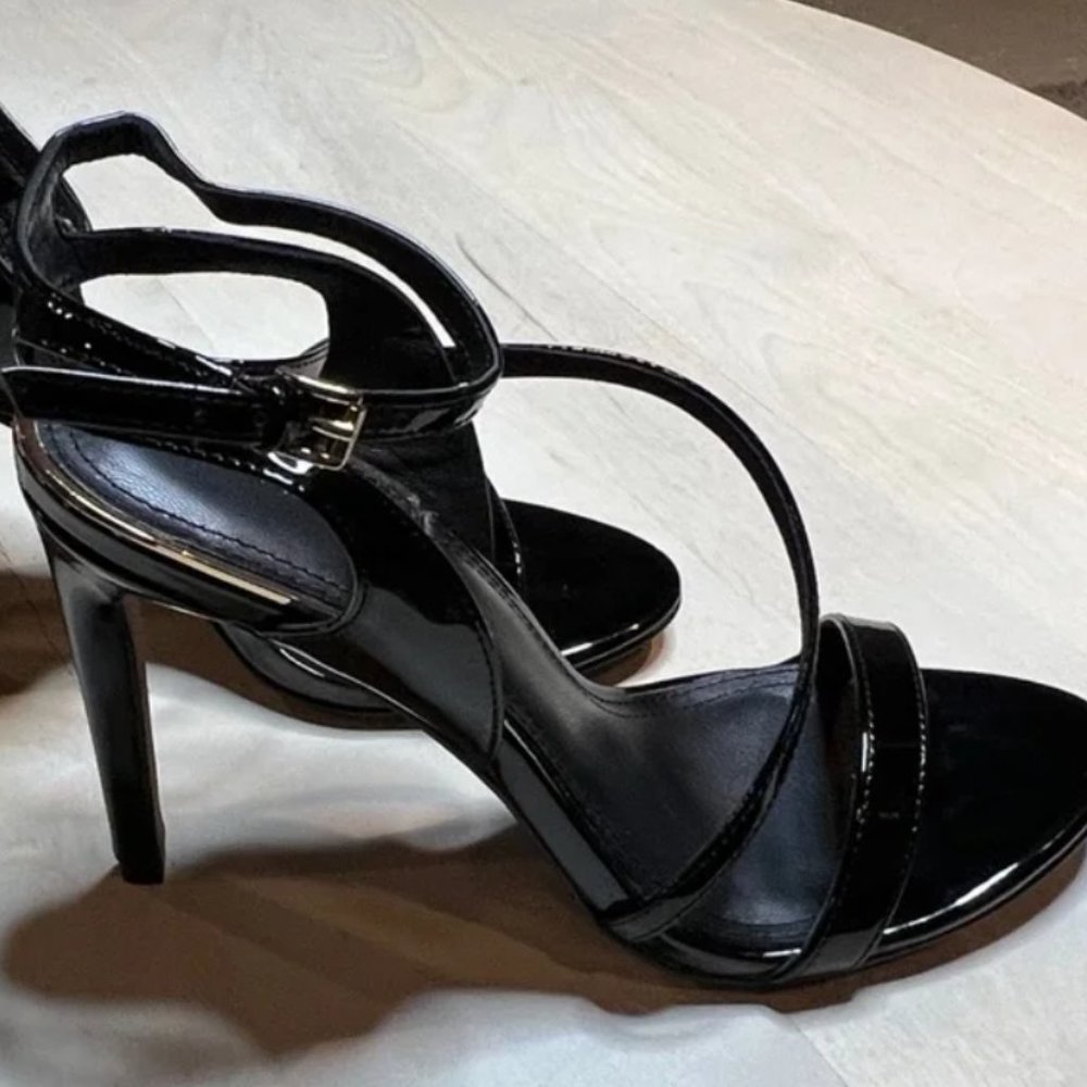 BcbgMaxAzria Amilia Open Toe Ankle Strap, Black Patent, Sz 8.5